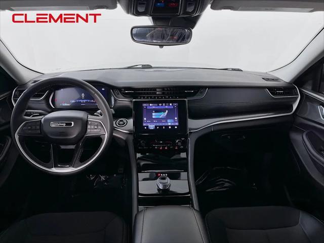 2023 Jeep Grand Cherokee L Laredo 4x4