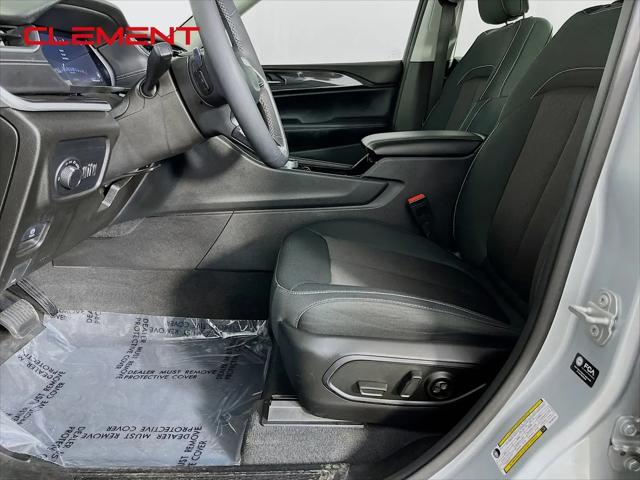 2023 Jeep Grand Cherokee L Laredo 4x4