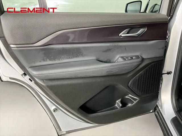 2023 Jeep Grand Cherokee L Laredo 4x4