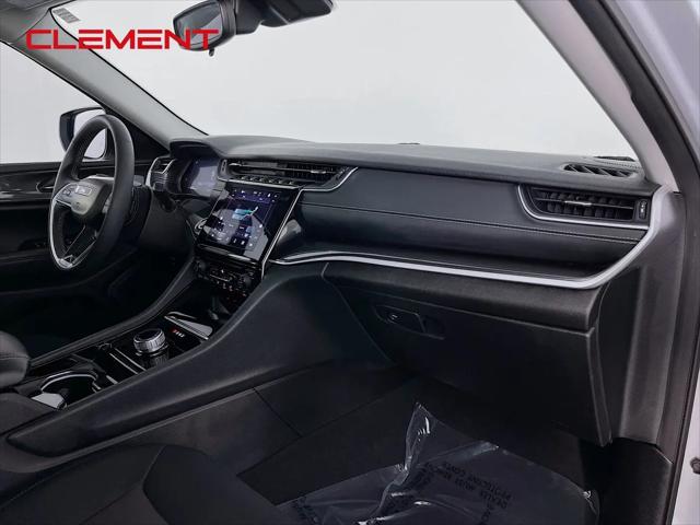 2023 Jeep Grand Cherokee L Laredo 4x4