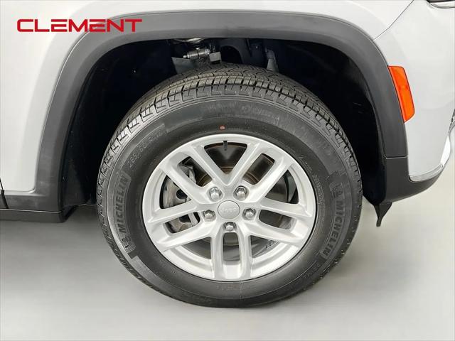 2023 Jeep Grand Cherokee L Laredo 4x4
