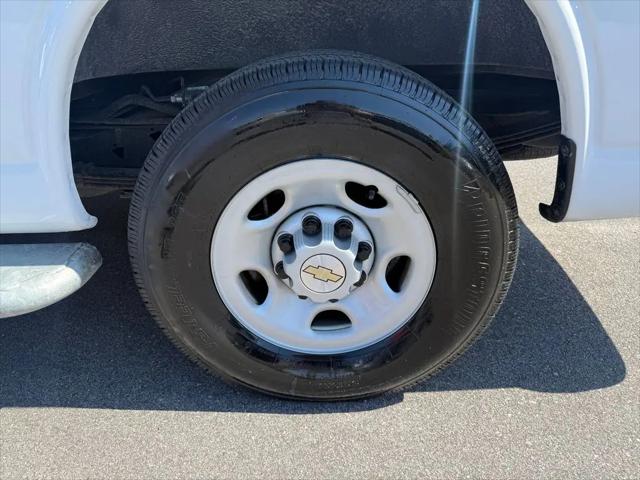 2024 Chevrolet Express Cargo Van RWD 2500 Regular Wheelbase WT