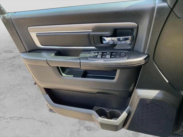 2024 Ram 1500 Classic Warlock Crew Cab 4x4 5'7" Box