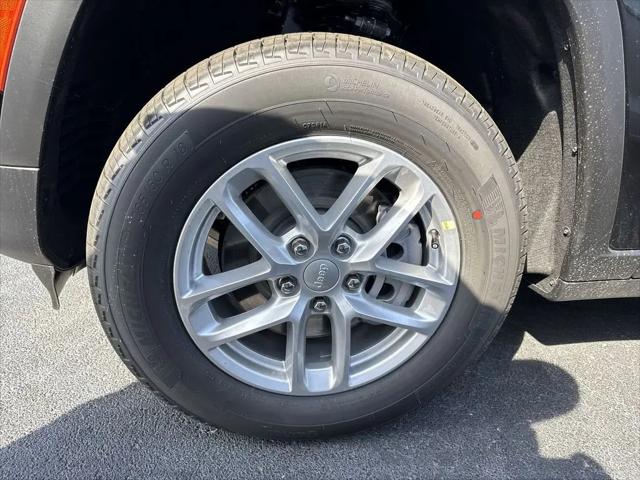 2026 Jeep Grand Cherokee L Laredo 4x4