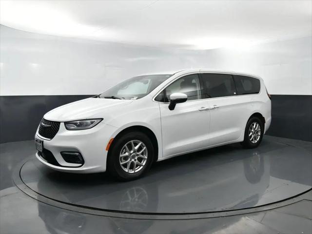 2023 Chrysler Pacifica Touring L for sale in Valencia, CA