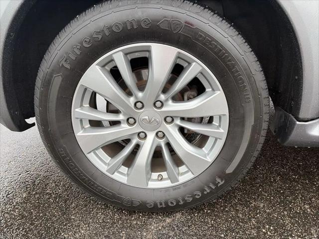 2017 INFINITI QX80 Standard