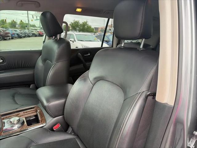 2017 INFINITI QX80 Standard