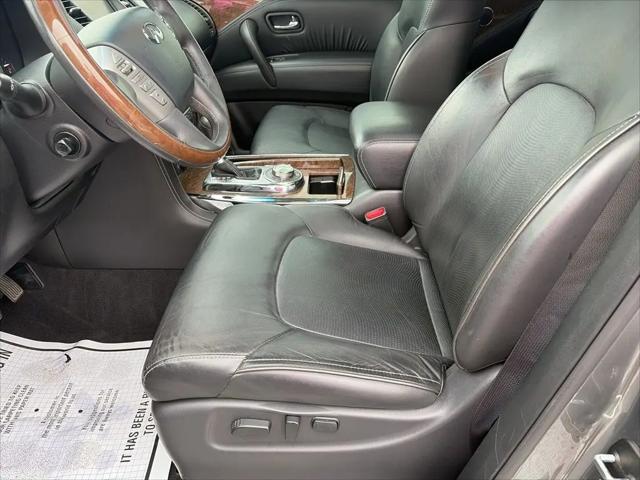 2017 INFINITI QX80 Standard