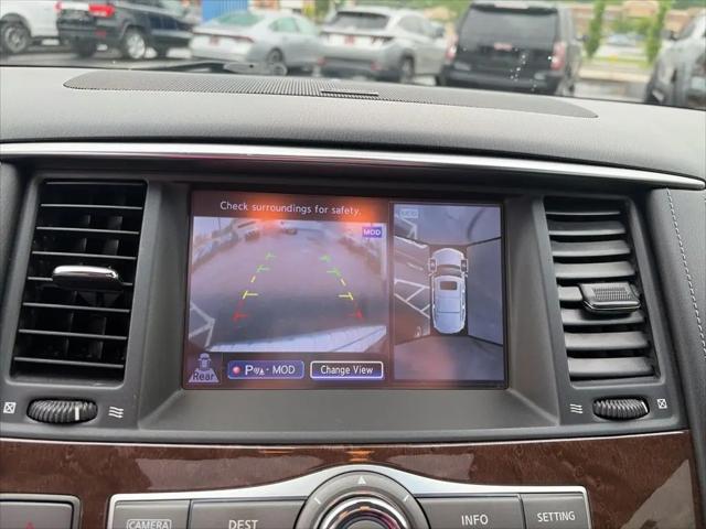 2017 INFINITI QX80 Standard