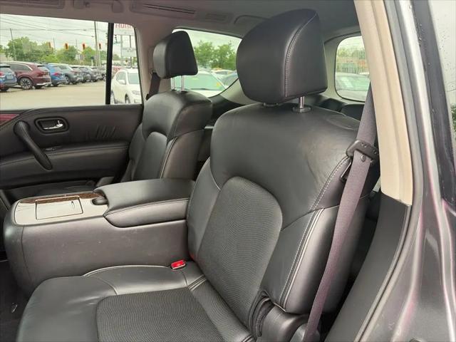 2017 INFINITI QX80 Standard