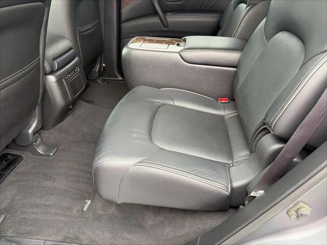 2017 INFINITI QX80 Standard