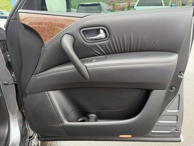 2017 INFINITI QX80 Standard