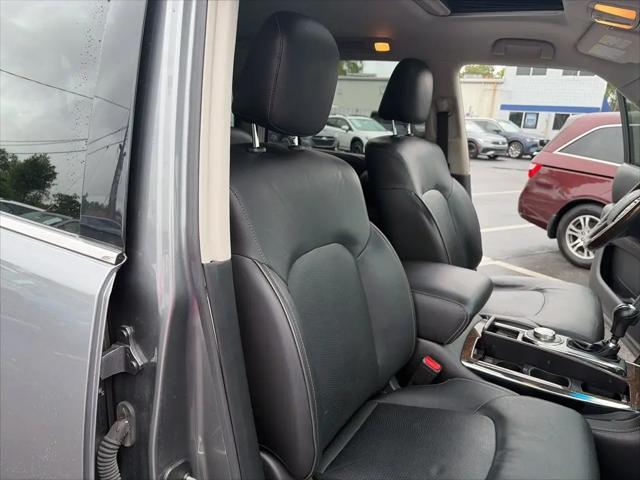 2017 INFINITI QX80 Standard