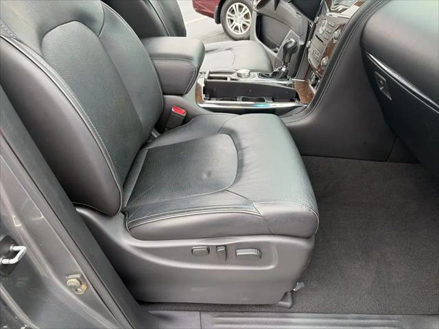 2017 INFINITI QX80 Standard