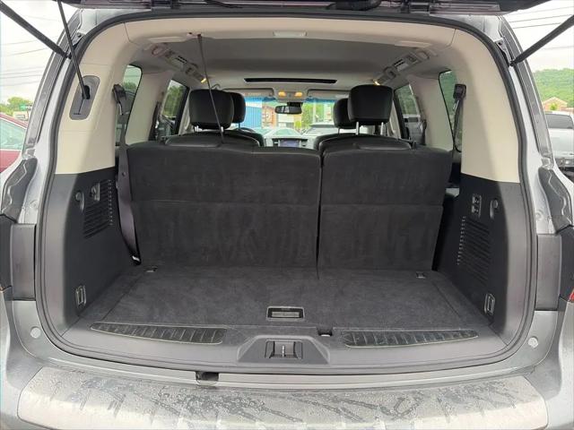 2017 INFINITI QX80 Standard
