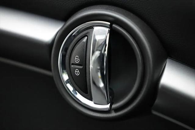 2024 MINI Hardtop Cooper
