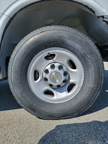 2026 Chevrolet Express Cargo Van 2500 Regular Wheelbase, WT, RWD