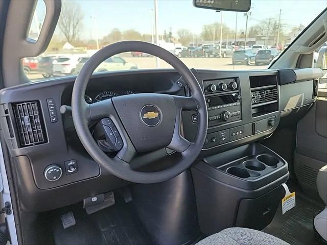 2026 Chevrolet Express Cargo Van 2500 Regular Wheelbase, WT, RWD