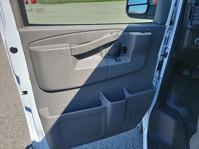 2026 Chevrolet Express Cargo Van 2500 Regular Wheelbase, WT, RWD