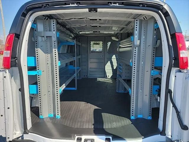 2026 Chevrolet Express Cargo Van 2500 Regular Wheelbase, WT, RWD