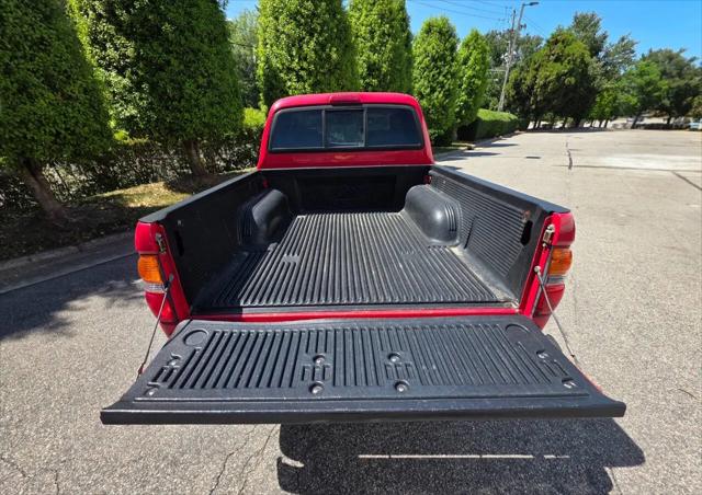 2004 Toyota Tacoma Base V6
