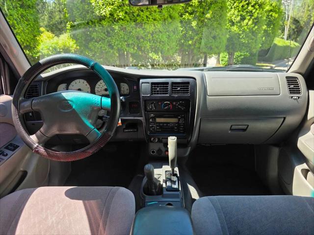 2004 Toyota Tacoma Base V6