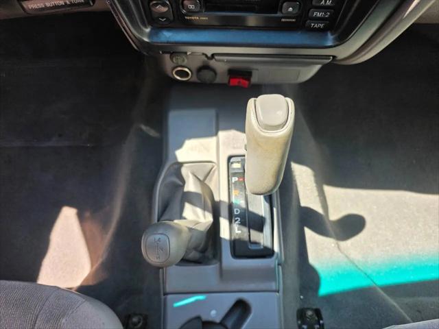 2004 Toyota Tacoma Base V6