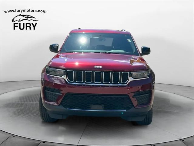 2025 Jeep Grand Cherokee Laredo 4x4