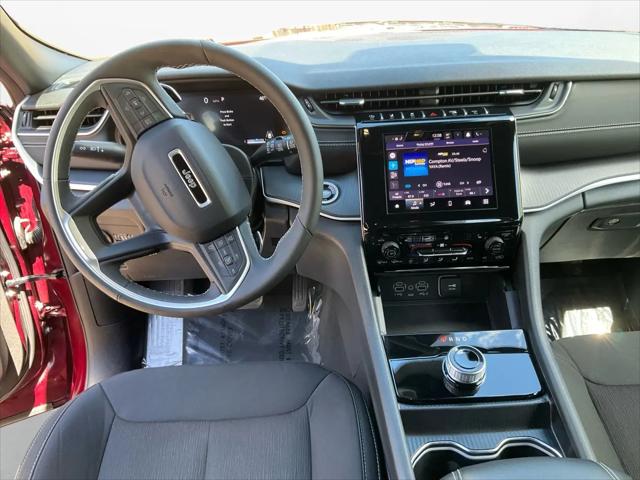 2025 Jeep Grand Cherokee Laredo 4x4