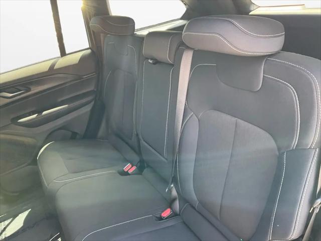 2025 Jeep Grand Cherokee Laredo 4x4
