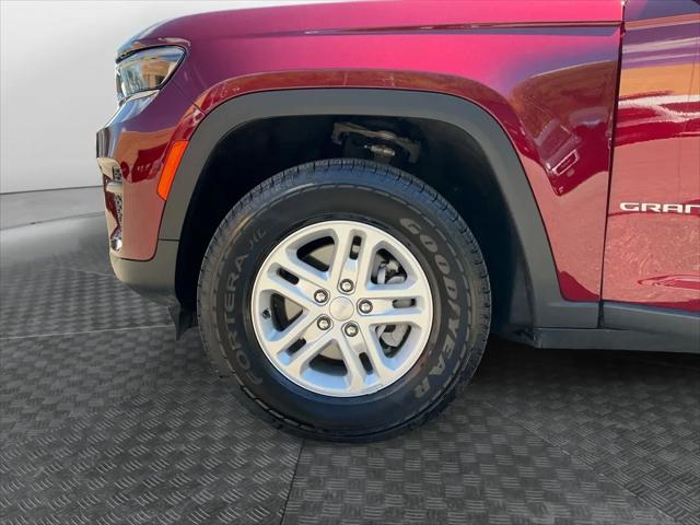2025 Jeep Grand Cherokee Laredo 4x4