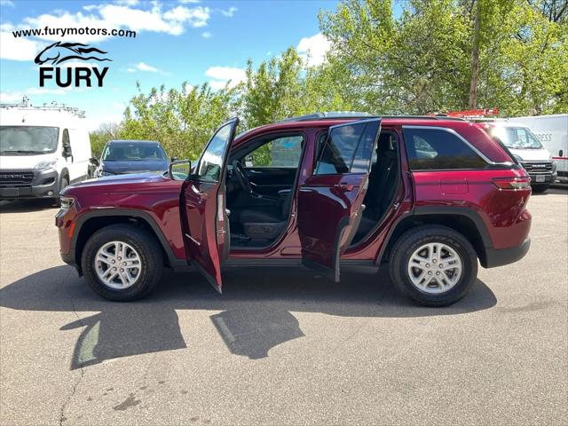 2025 Jeep Grand Cherokee Laredo 4x4