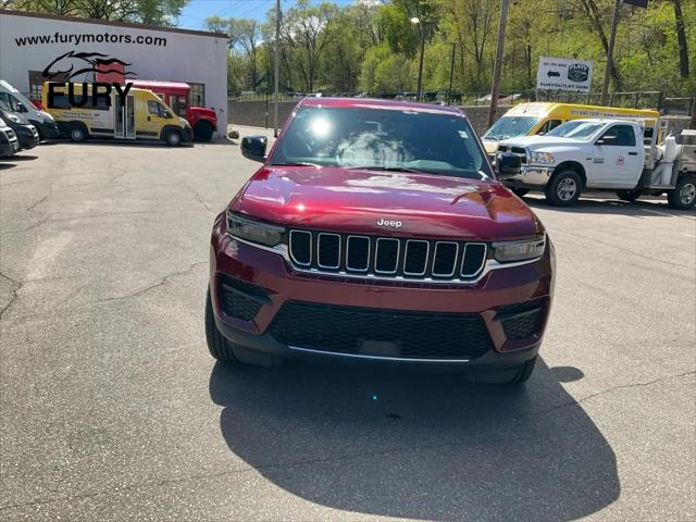2025 Jeep Grand Cherokee Laredo 4x4
