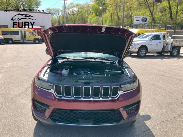 2025 Jeep Grand Cherokee Laredo 4x4