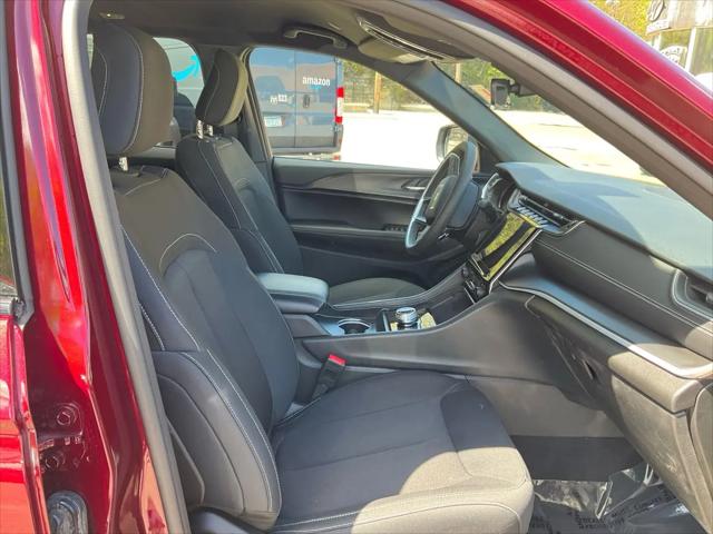2025 Jeep Grand Cherokee Laredo 4x4