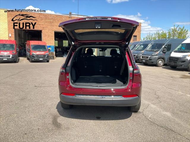 2025 Jeep Grand Cherokee Laredo 4x4