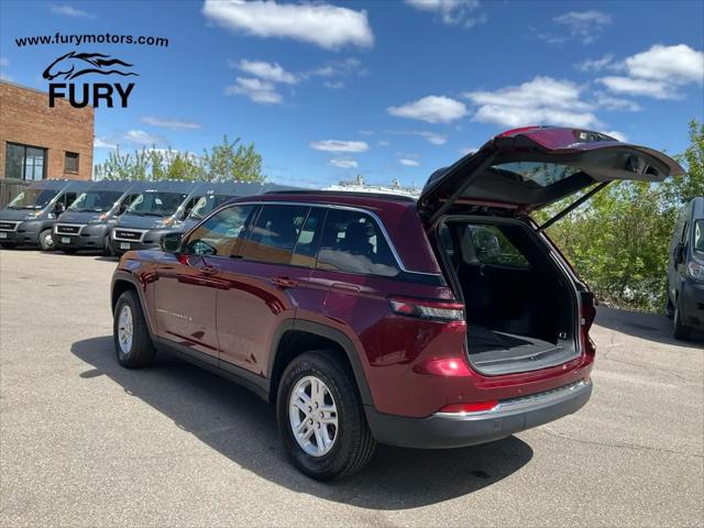 2025 Jeep Grand Cherokee Laredo 4x4