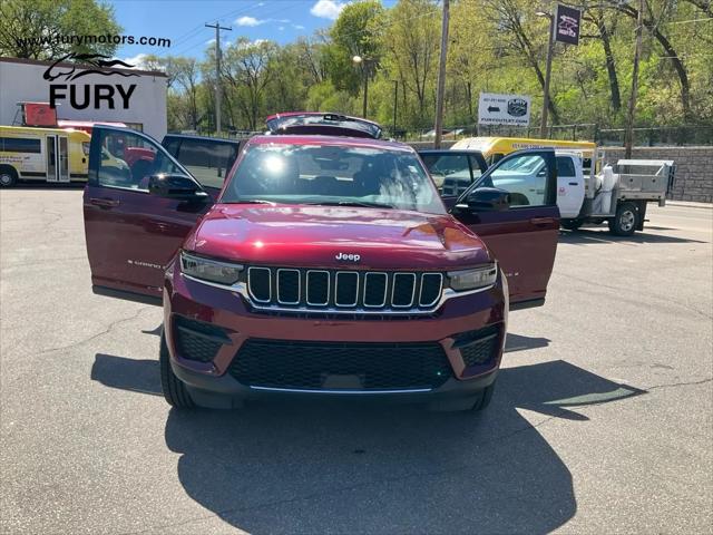 2025 Jeep Grand Cherokee Laredo 4x4