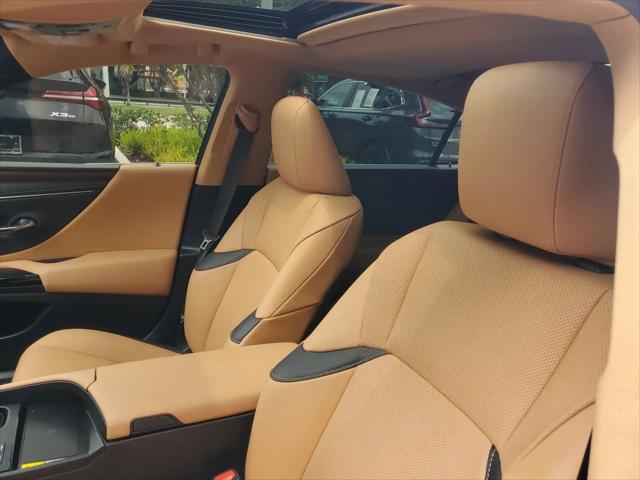 2025 Lexus ES 300h ES 300h