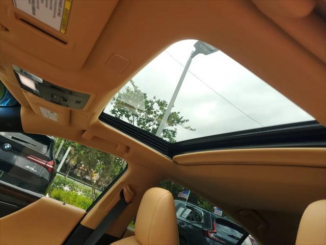 2025 Lexus ES 300h ES 300h