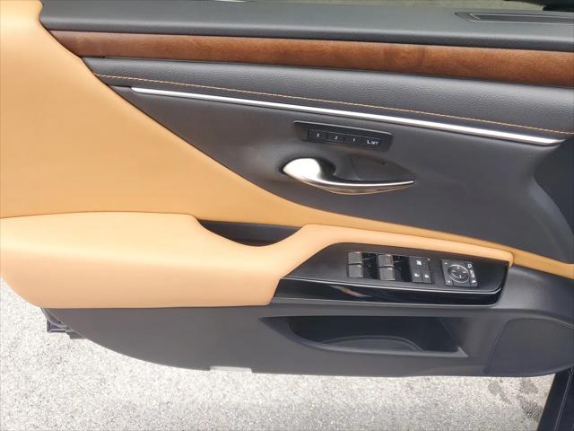 2025 Lexus ES 300h ES 300h