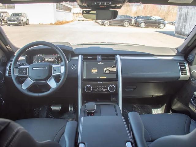 2025 Land Rover Discovery P360 Dynamic SE