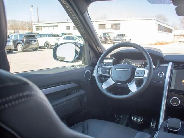 2025 Land Rover Discovery P360 Dynamic SE