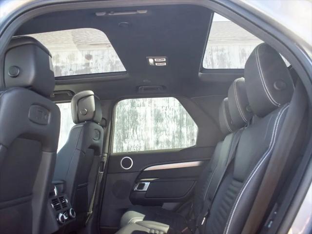 2025 Land Rover Discovery P360 Dynamic SE