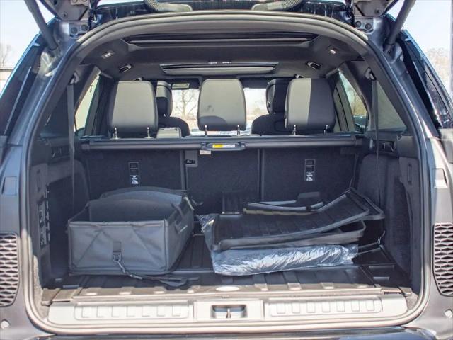 2025 Land Rover Discovery P360 Dynamic SE
