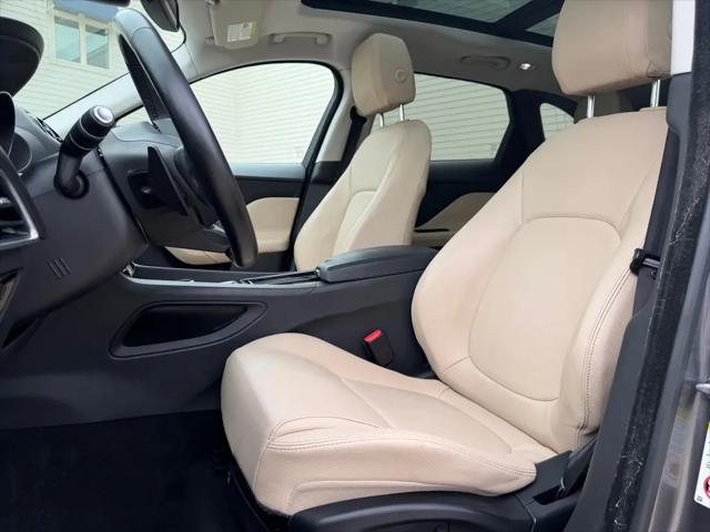 2018 Jaguar F-PACE 25t Premium