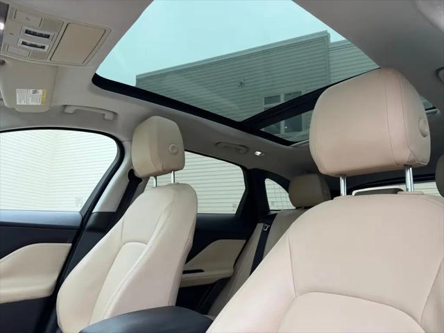 2018 Jaguar F-PACE 25t Premium