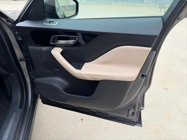 2018 Jaguar F-PACE 25t Premium