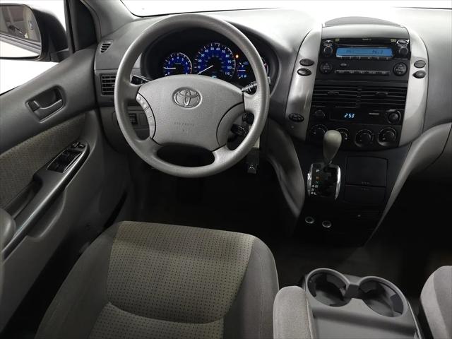 2009 Toyota Sienna LE