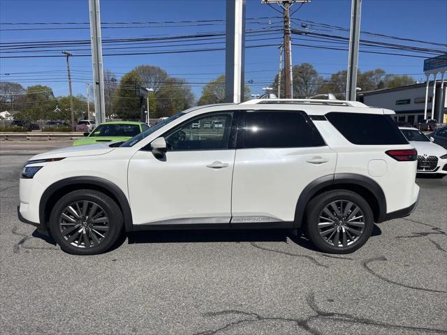 2023 Nissan Pathfinder SL 4WD